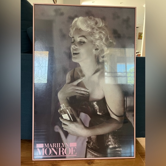 Marilyn Monroe Chanel 5. Poster - Picture 1 of 3